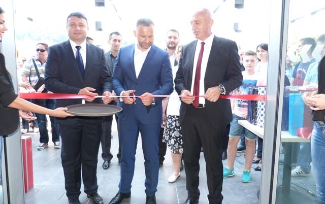 Otvoreni Imeprijal šoping centar i Hard diskont Laković